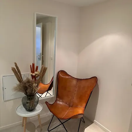 Moderne In Zollstock Апартаменты *